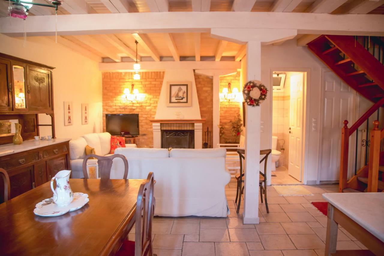 Traditional House In The Centre Of Vasiliki Exterior foto